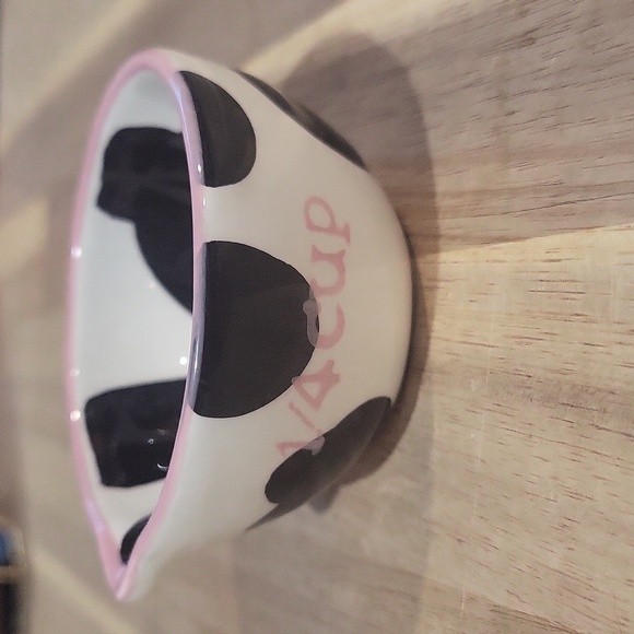 Cute! Farmhouse Black, White, & Pink Vintage Cow Ceramic Measuring Cup Set🎀🐄 - Picture 6 of 8